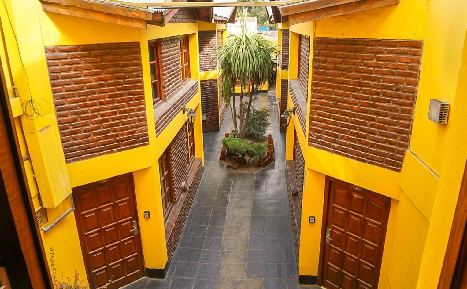 Apart Hotel Libertador El Calafate Exterior photo