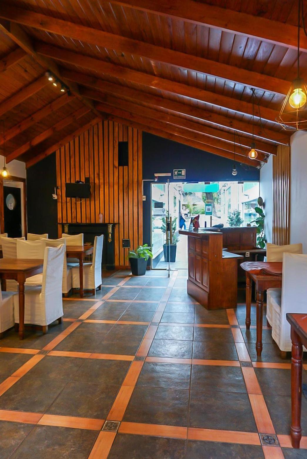 Apart Hotel Libertador El Calafate Exterior photo